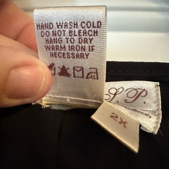 MSSP Woman 2X Black Sheer Pleated Tie Neck Blouse - Picture 10 of 10